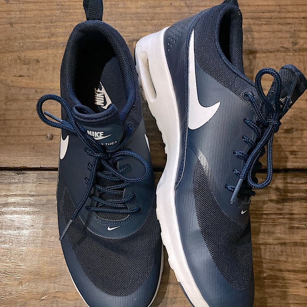 Women’s Nike Air Max Thea size 10.